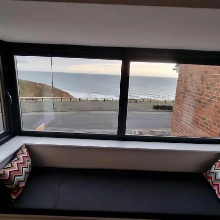 Salt & Surf-sea Views In Saltburn-by-the-Sea